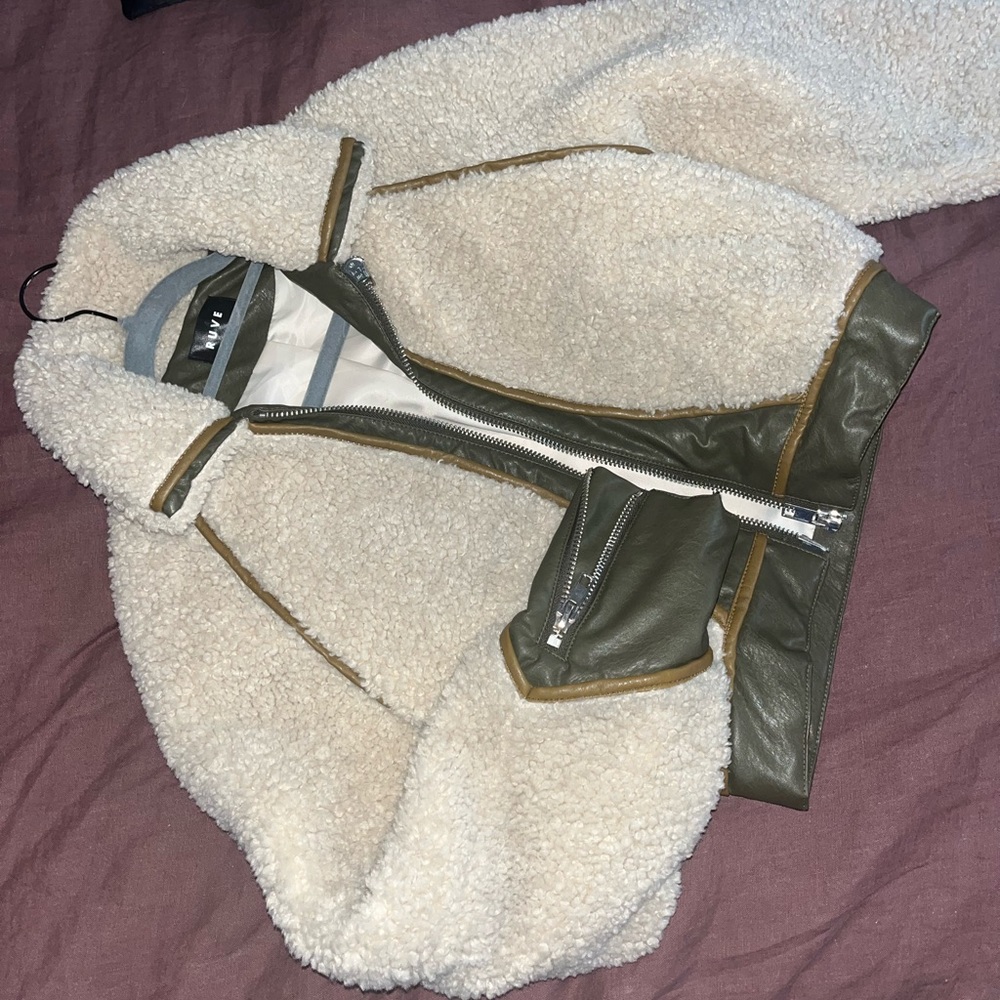 RUVE sherpa jacket xxs worn once